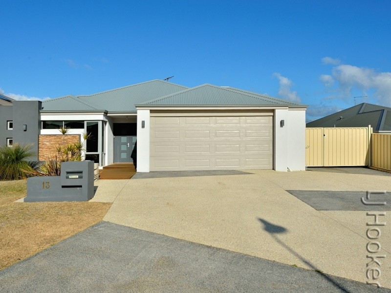 13 Lismore Ridge, Lakelands WA 6180