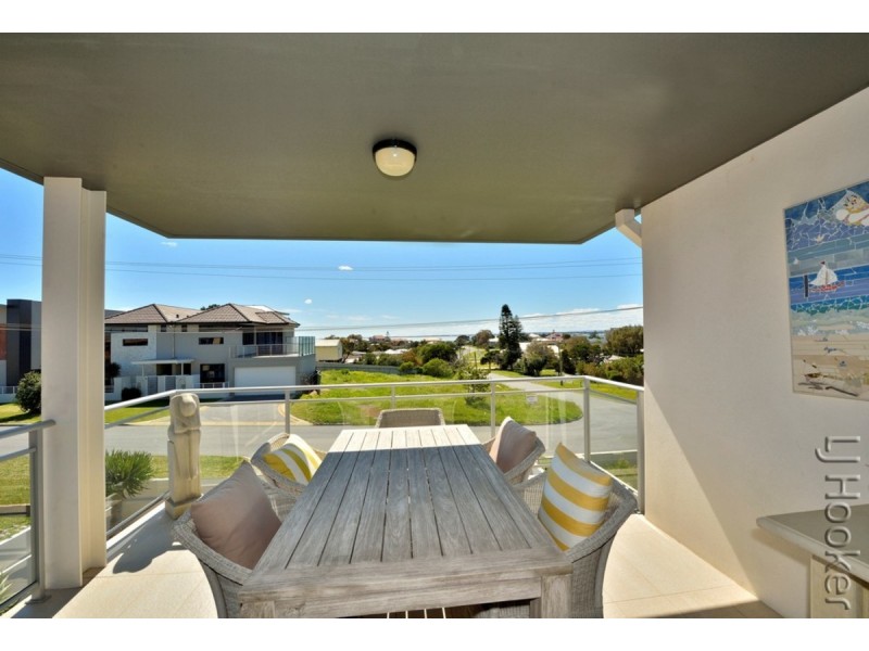 1/23 Oversby Street, Halls Head WA 6210