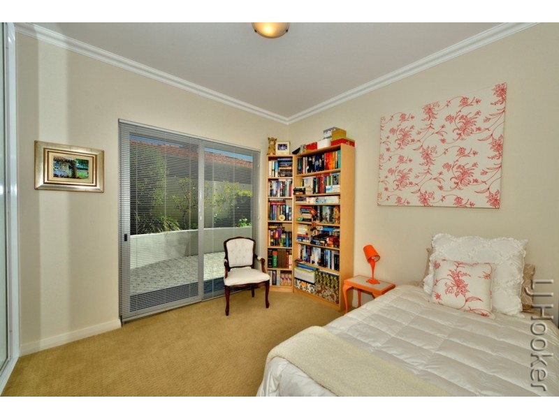 1/23 Oversby Street, Halls Head WA 6210