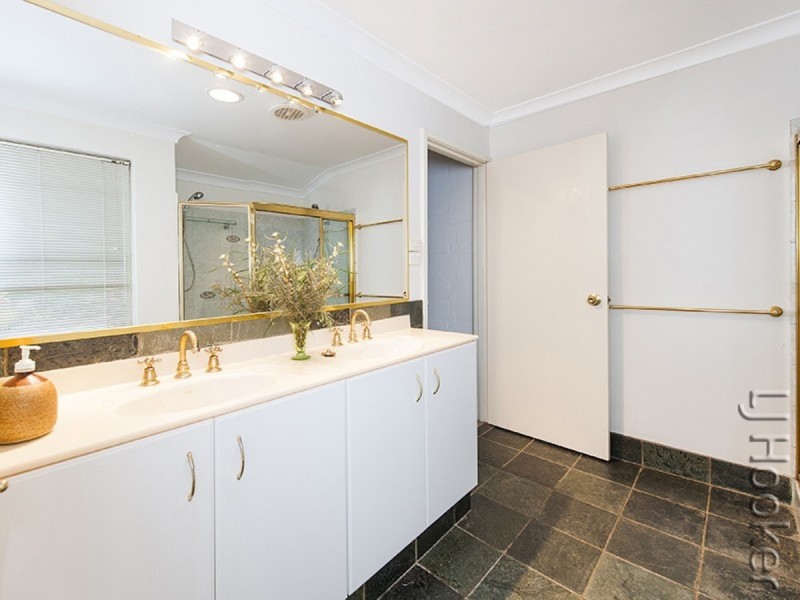 131 Mulga Drive, Parklands WA 6180