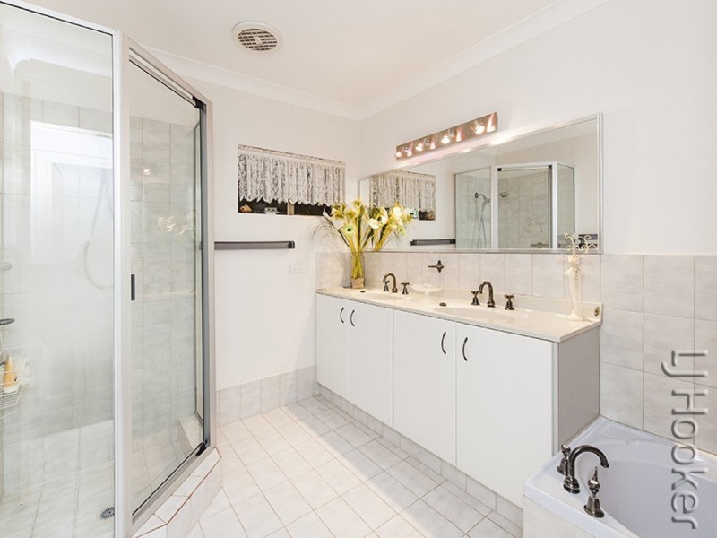 131 Mulga Drive, Parklands WA 6180