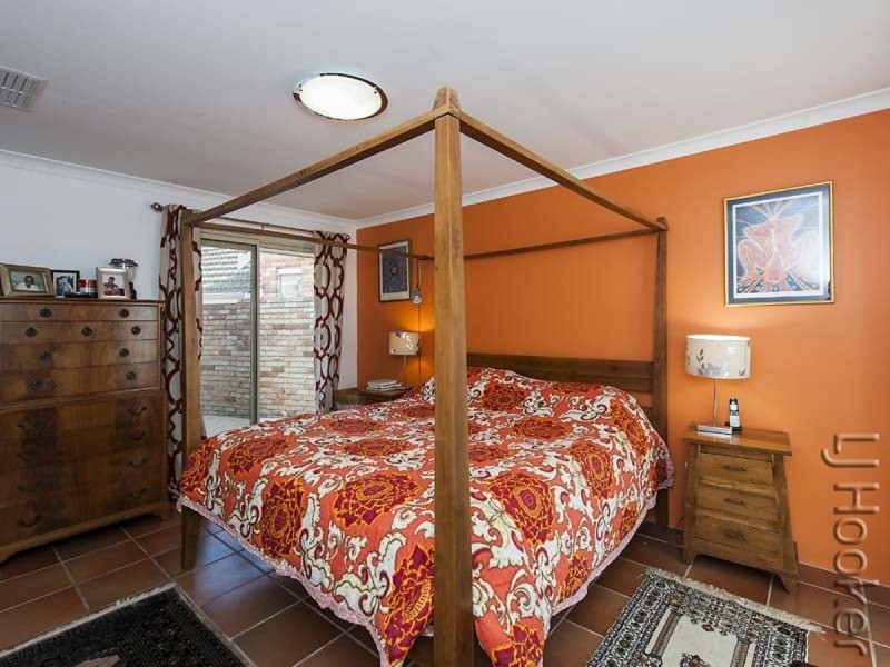 24 Cambria Island Retreat, Halls Head WA 6210