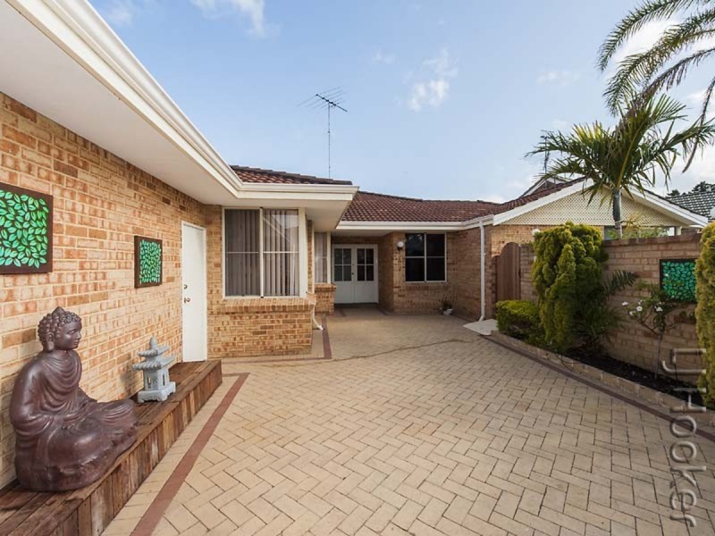 24 Cambria Island Retreat, Halls Head WA 6210