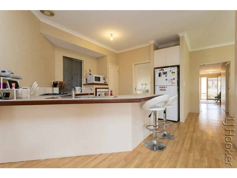 16 Heyerdahl Way, Dudley Park WA 6210
