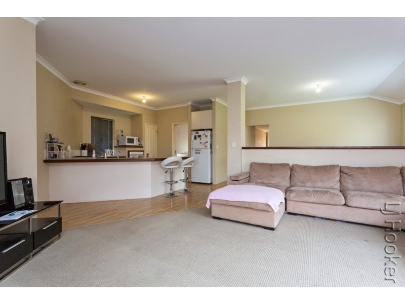 16 Heyerdahl Way, Dudley Park WA 6210