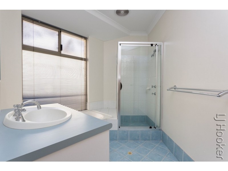 16 Heyerdahl Way, Dudley Park WA 6210