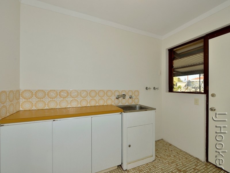 2/51 Churchill Avenue, Dudley Park WA 6210