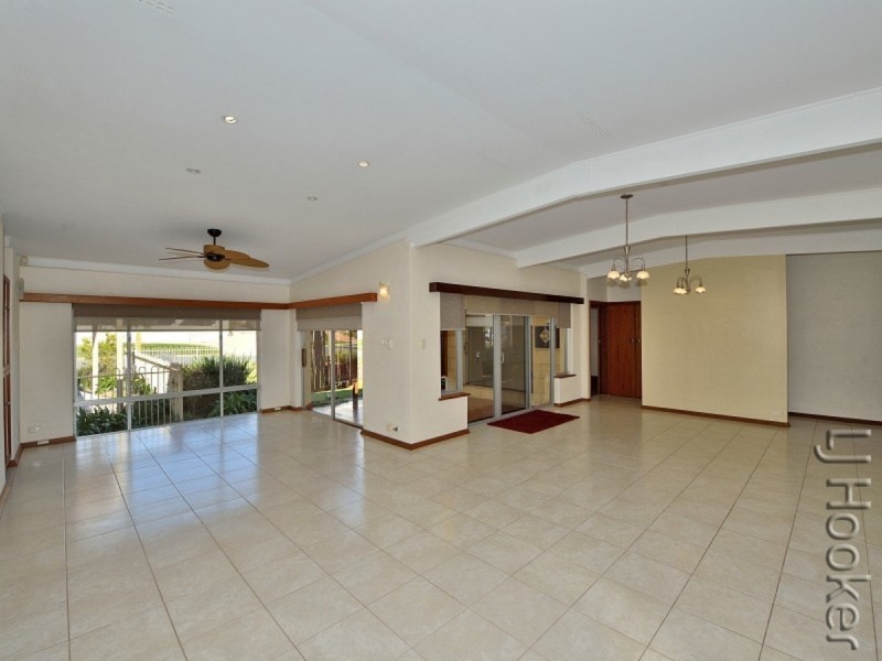 4A Oversby Street, Halls Head WA 6210