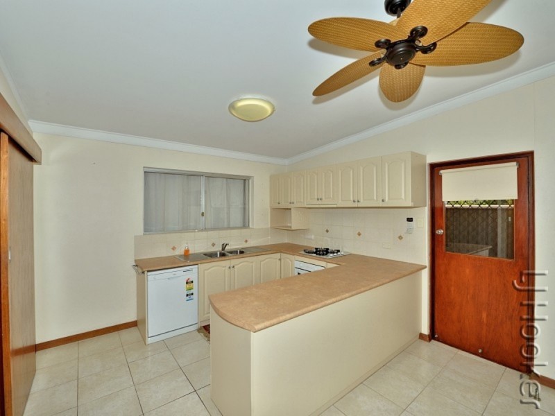 4A Oversby Street, Halls Head WA 6210