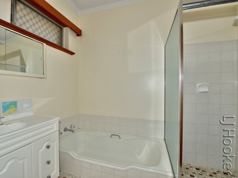 4A Oversby Street, Halls Head WA 6210