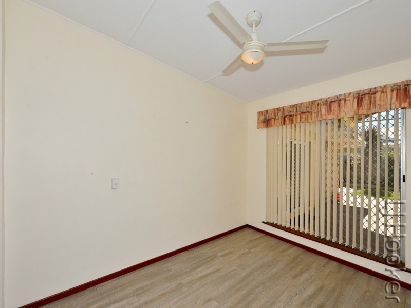 4A Oversby Street, Halls Head WA 6210