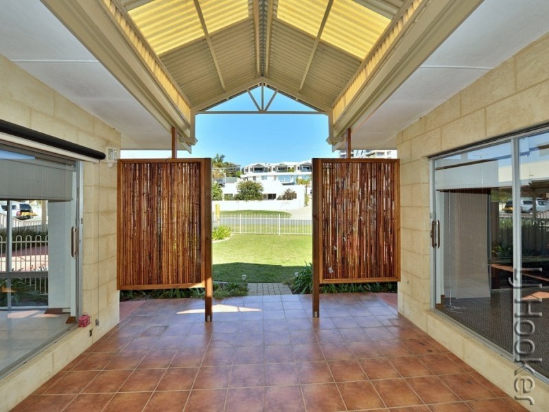 4A Oversby Street, Halls Head WA 6210