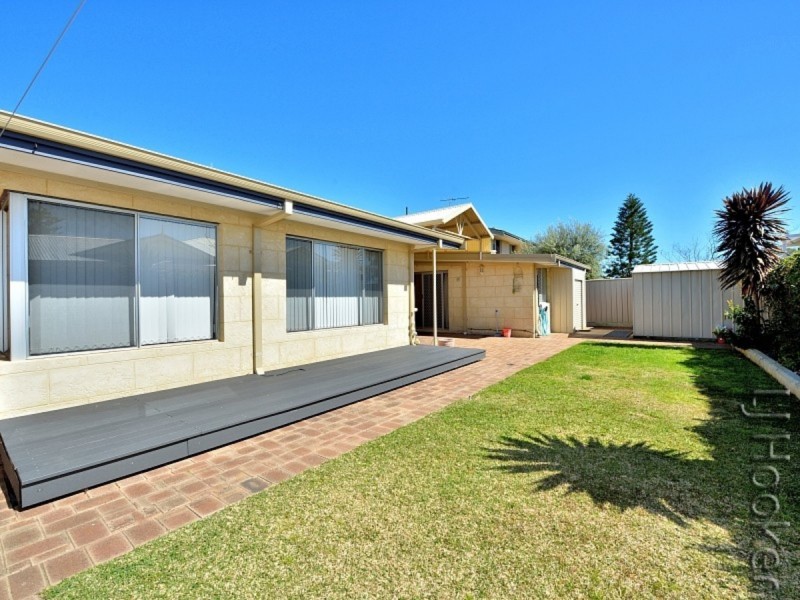 4A Oversby Street, Halls Head WA 6210