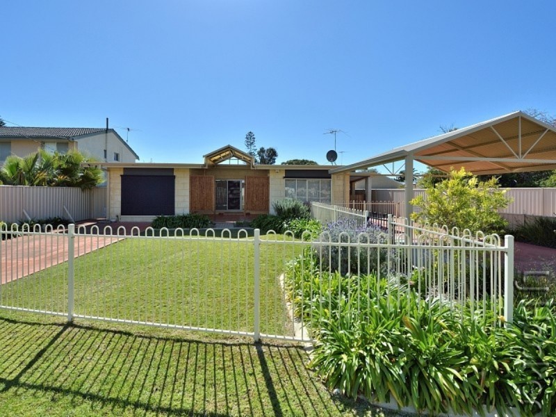 4A Oversby Street, Halls Head WA 6210