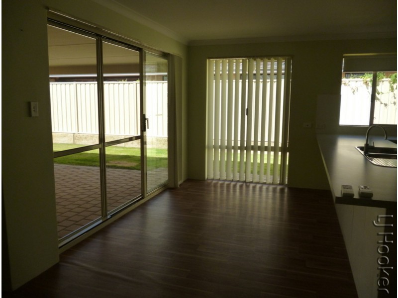 12 Highcliffe Circle, Lakelands WA 6180