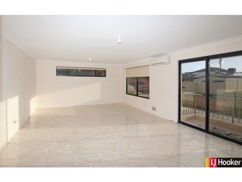 32A Guillardon Terrace, Madora Bay WA 6210