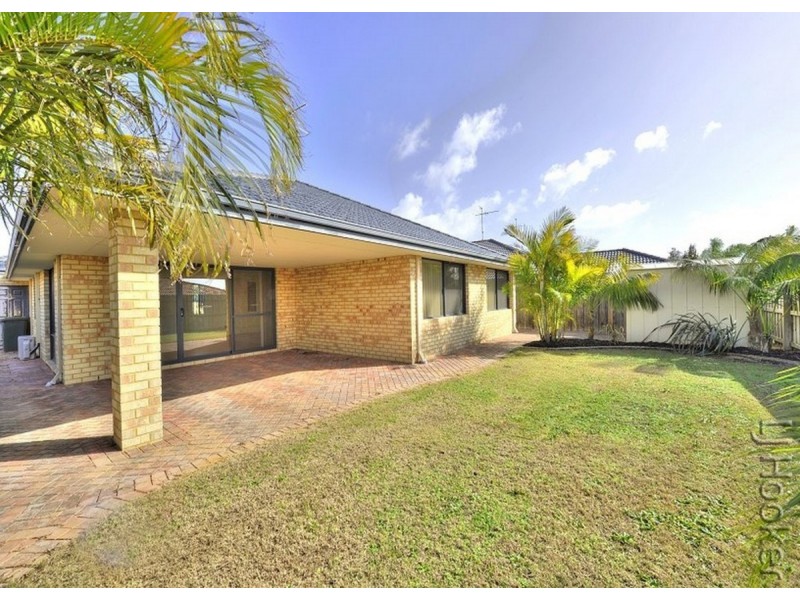 14 Whitegum Pass, Halls Head WA 6210