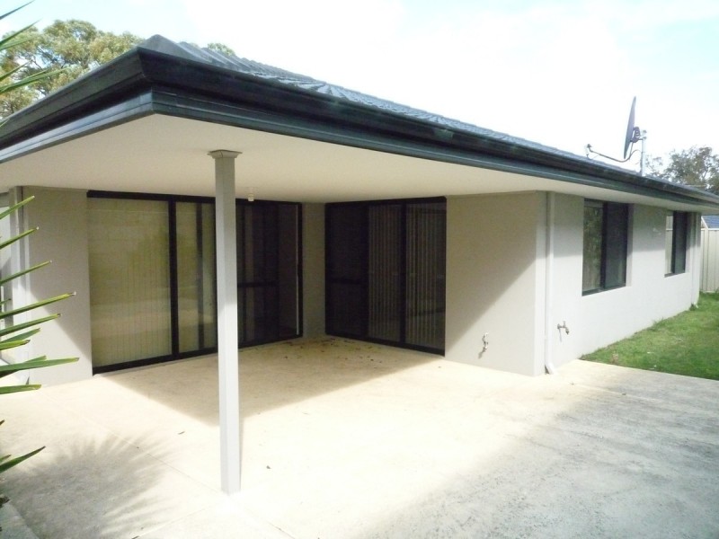 11 Myalla Pass, Lakelands WA 6180