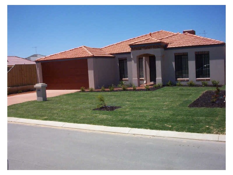 4 Honeymyrtle Grange, Halls Head WA 6210