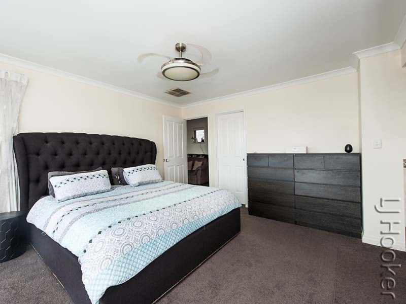 16 Highview Rise, Halls Head WA 6210