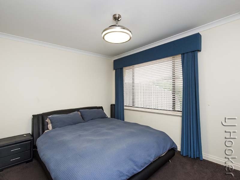 16 Highview Rise, Halls Head WA 6210