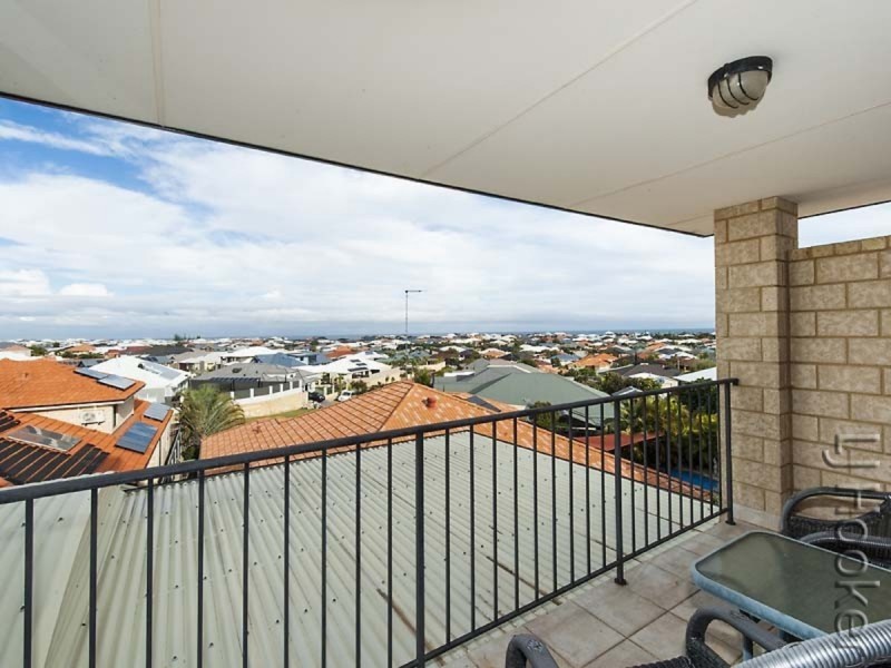 16 Highview Rise, Halls Head WA 6210