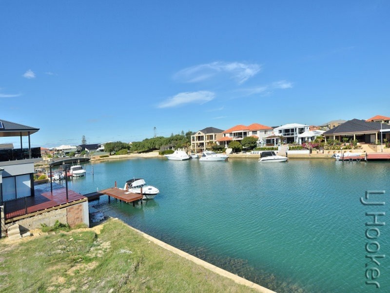 17 Genevieve Court, Halls Head WA 6210