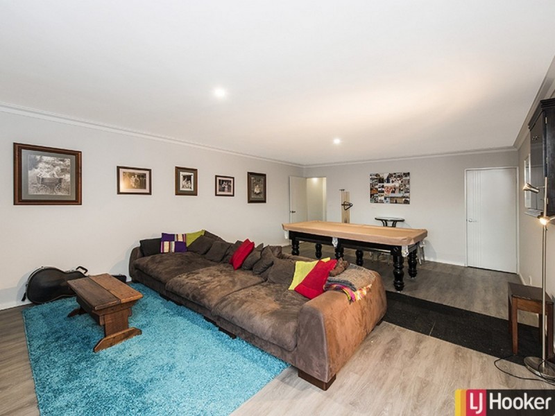 5 Syrenka Turn, Halls Head WA 6210