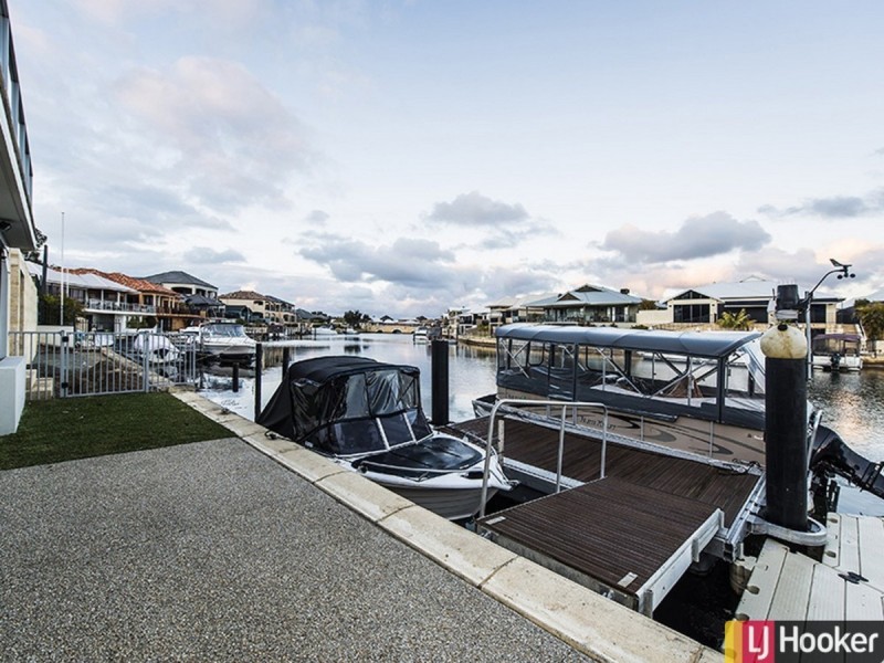 5 Syrenka Turn, Halls Head WA 6210