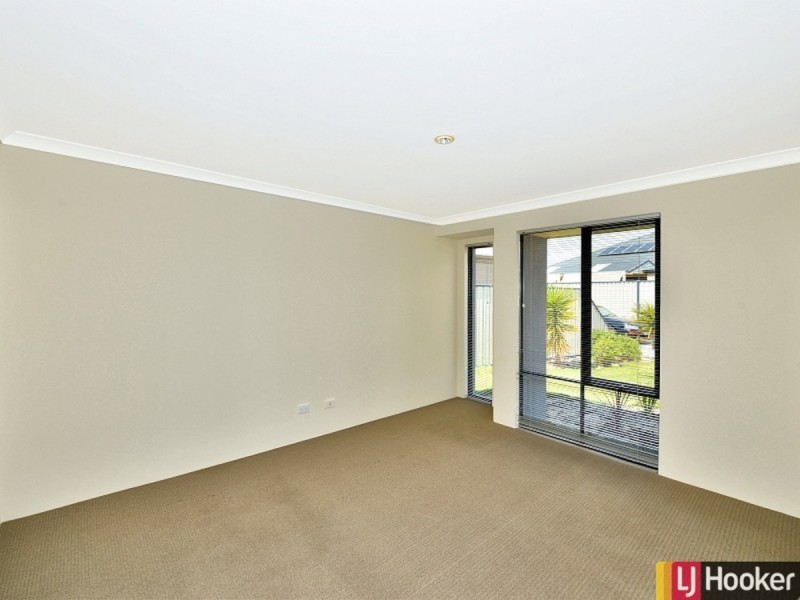 18 Sequin Close, Meadow Springs WA 6210