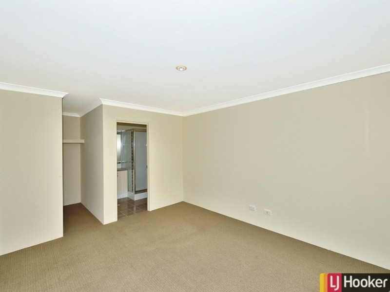 18 Sequin Close, Meadow Springs WA 6210