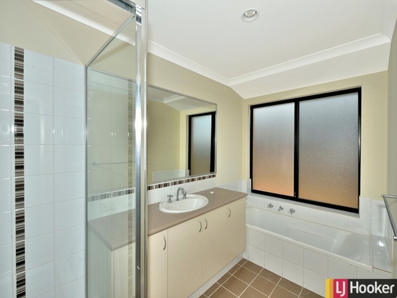 18 Sequin Close, Meadow Springs WA 6210