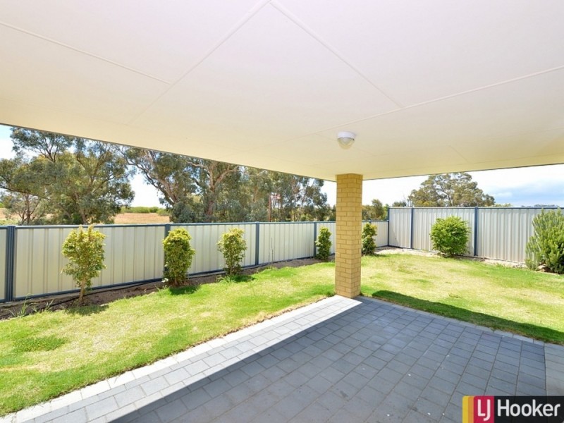 18 Sequin Close, Meadow Springs WA 6210