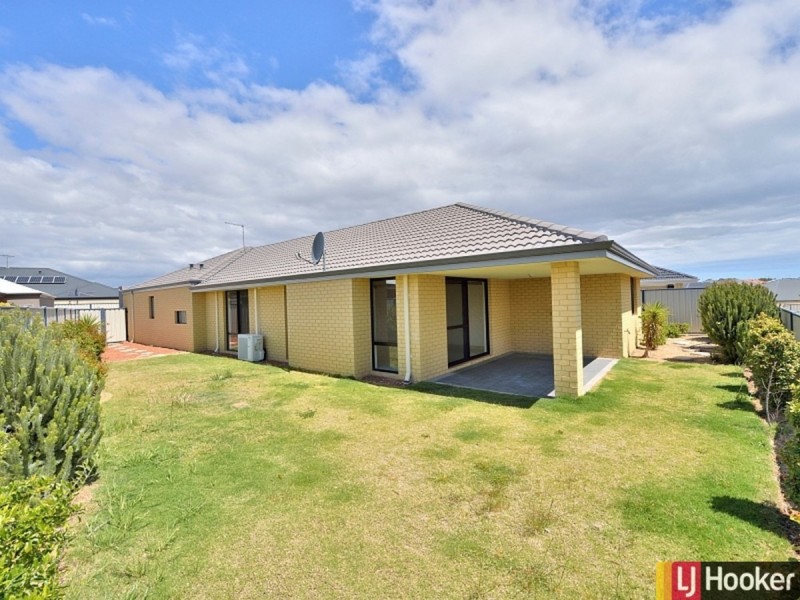 18 Sequin Close, Meadow Springs WA 6210