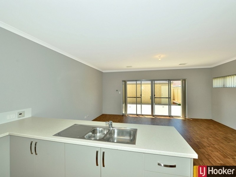 53 Kerkeri Heights, Lakelands WA 6180