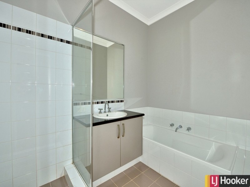 53 Kerkeri Heights, Lakelands WA 6180