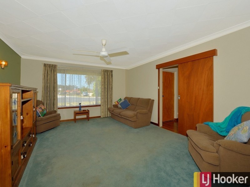 12 Leigh Street, Dudley Park WA 6210