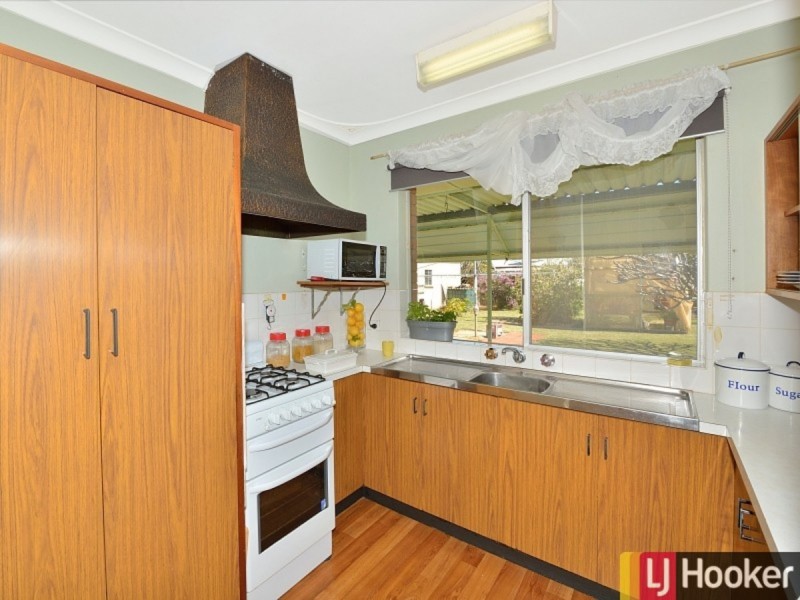 12 Leigh Street, Dudley Park WA 6210