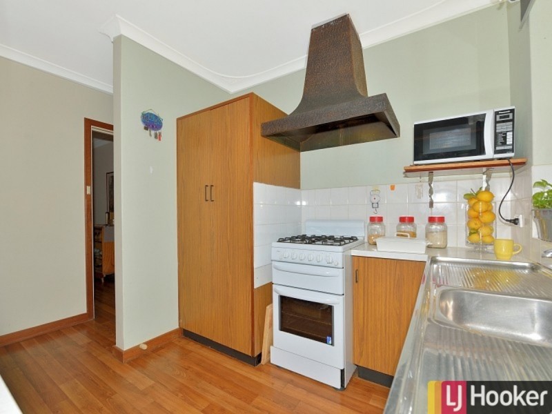 12 Leigh Street, Dudley Park WA 6210