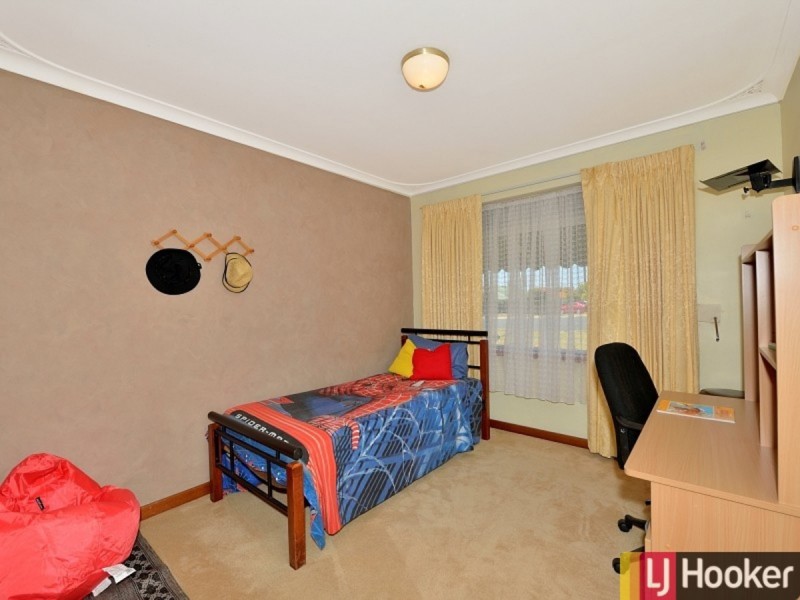 12 Leigh Street, Dudley Park WA 6210