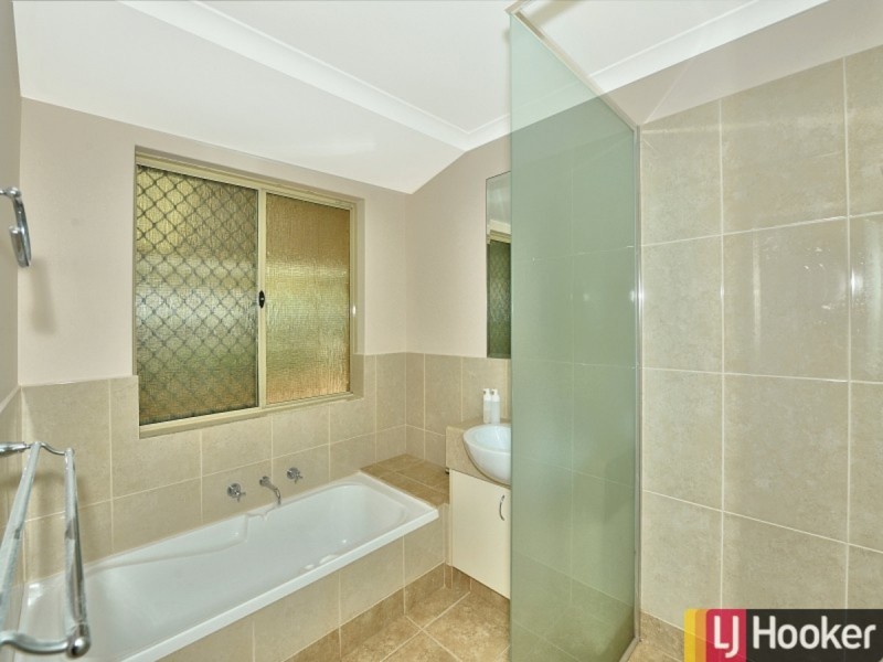 11 Lambourne Place, Halls Head WA 6210