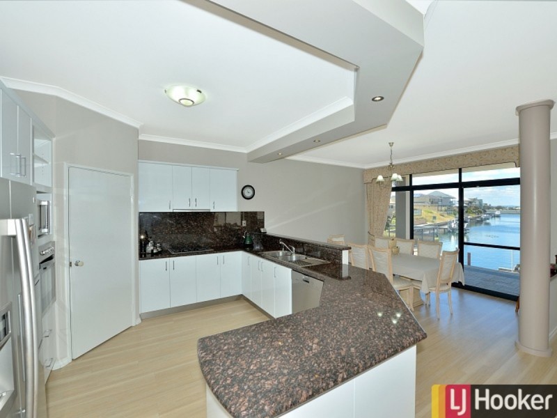 5 Fistina Ramble, Halls Head WA 6210