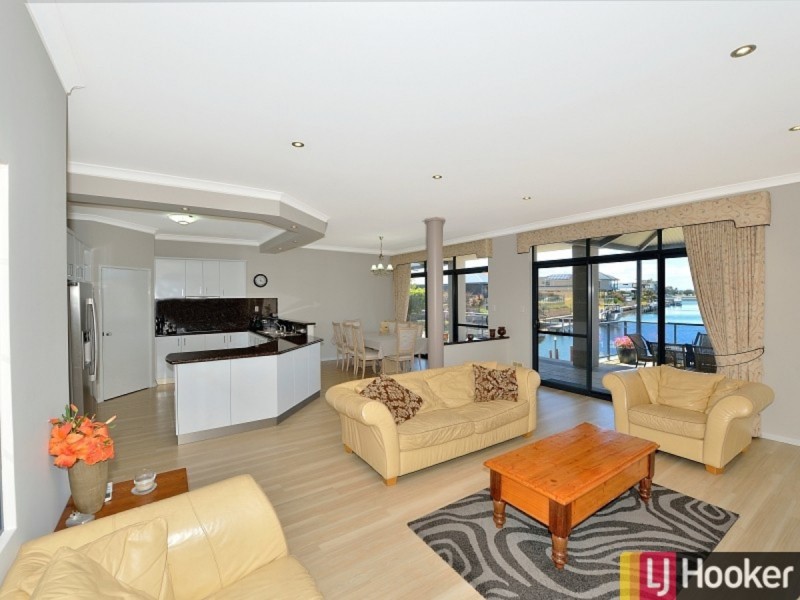 5 Fistina Ramble, Halls Head WA 6210