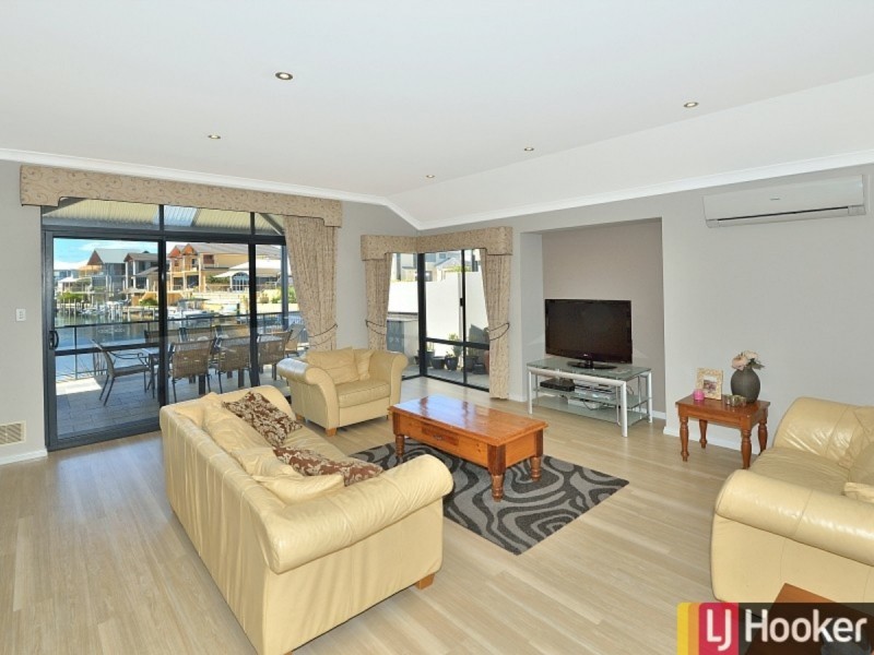 5 Fistina Ramble, Halls Head WA 6210