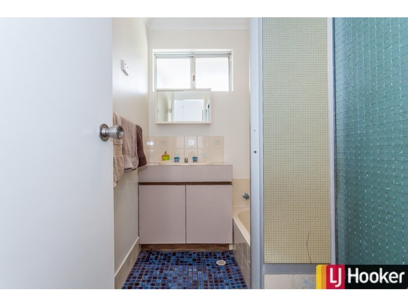 32 Kookerbrook Street, Dudley Park WA 6210