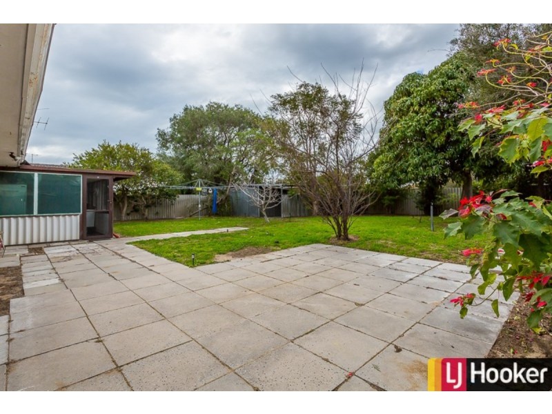 32 Kookerbrook Street, Dudley Park WA 6210