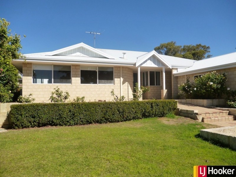 25B Janis Street, Halls Head WA 6210