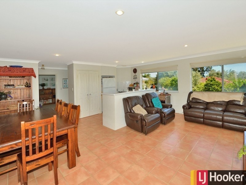 25B Janis Street, Halls Head WA 6210