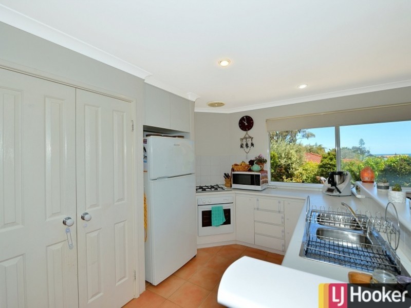 25B Janis Street, Halls Head WA 6210