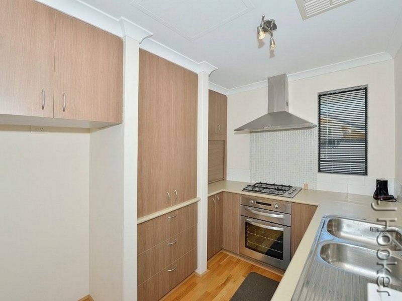 2/18 Davey Street, Mandurah WA 6210